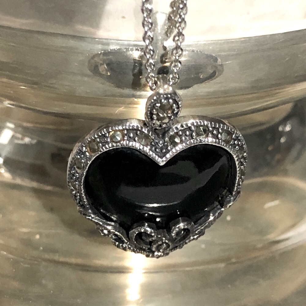 Marcasite Black Onyx Heart Pendant on 925 Sterling Silver Necklace Chain 7.71g